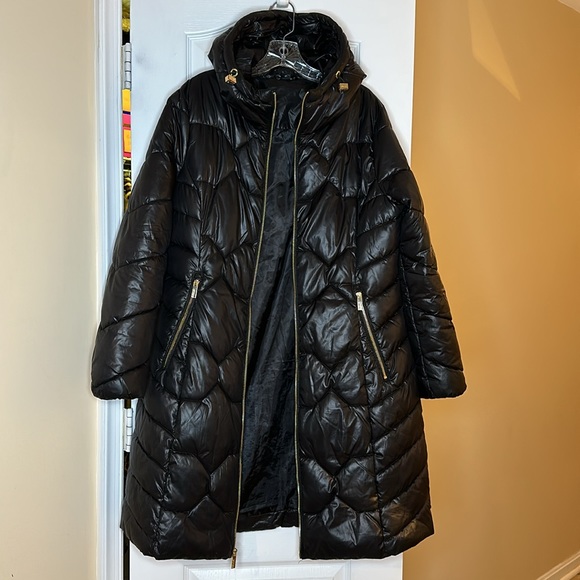 Guess Women’s Hooded Puffer Jacket - Picture 3 of 6